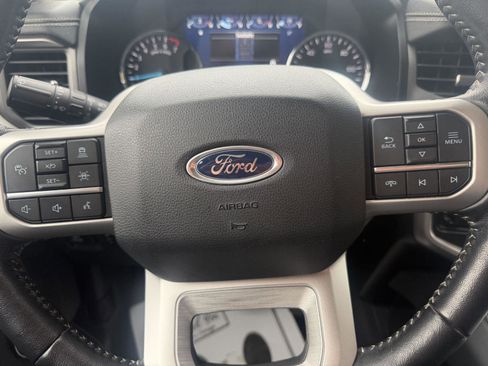 Used 2022 Ford Expedition Max XLT image 17