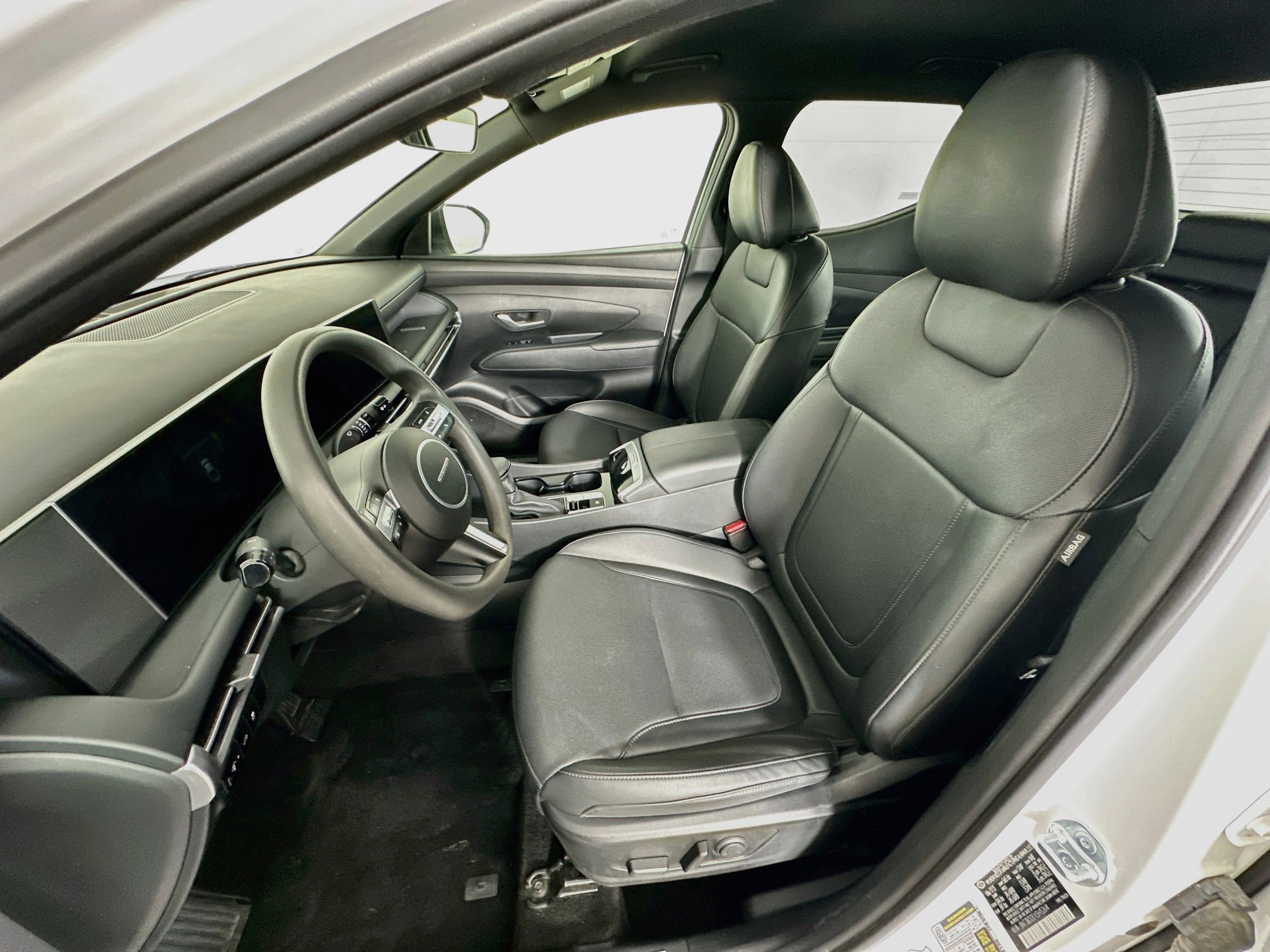 Used 2025 Hyundai Santa Cruz SEL AWD/4WD image 13
