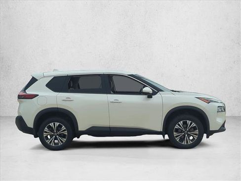 Used 2021 Nissan Rogue SV image 4