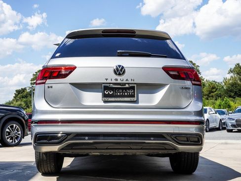 Used 2022 Volkswagen Tiguan SE R-Line image 11