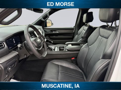 Used 2024 Jeep Wagoneer L Series III w/ Flexible Seating Group image 9