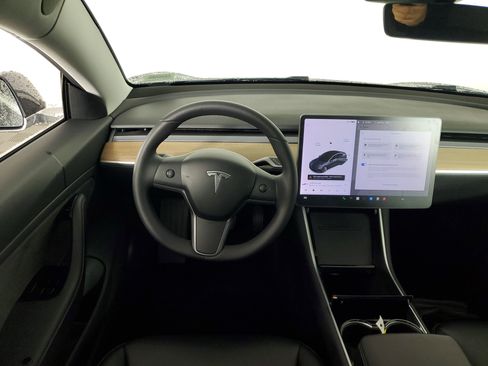 Used 2019 Tesla Model 3 Standard Range Plus image 14