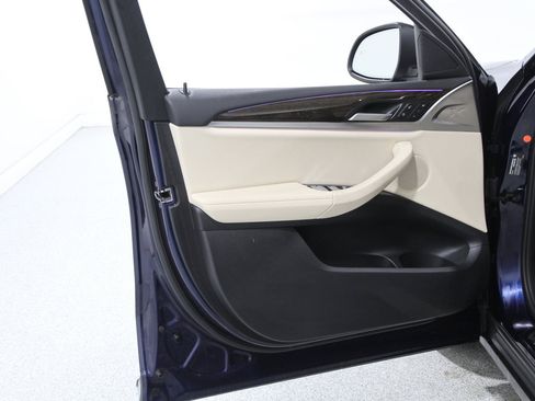 Certified 2023 BMW X4 xDrive30i w/ Premium Package image 4