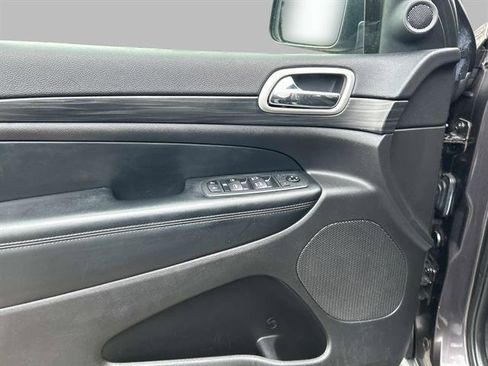 Certified 2021 Jeep Grand Cherokee Laredo image 17