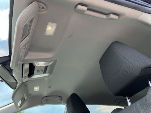Used 2024 Toyota RAV4 XLE FWD image 20