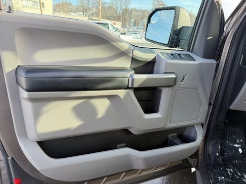 Used 2020 Ford F150 XLT image 28