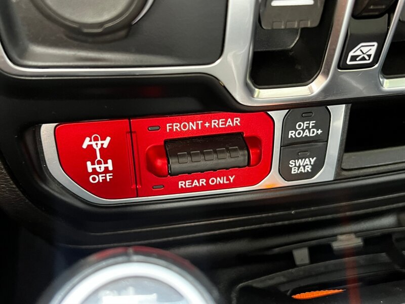 Used 2021 Jeep Gladiator Rubicon AWD/4WD image 34