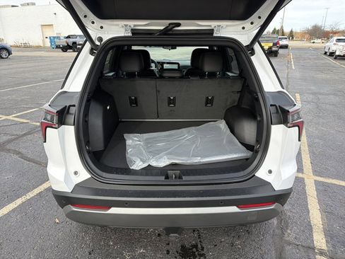 New 2026 Chevrolet Equinox LT w/ Convenience Package II image 33