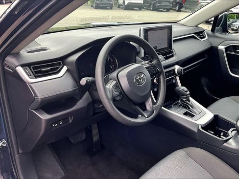 Used 2025 Toyota RAV4 XLE AWD/4WD image 8