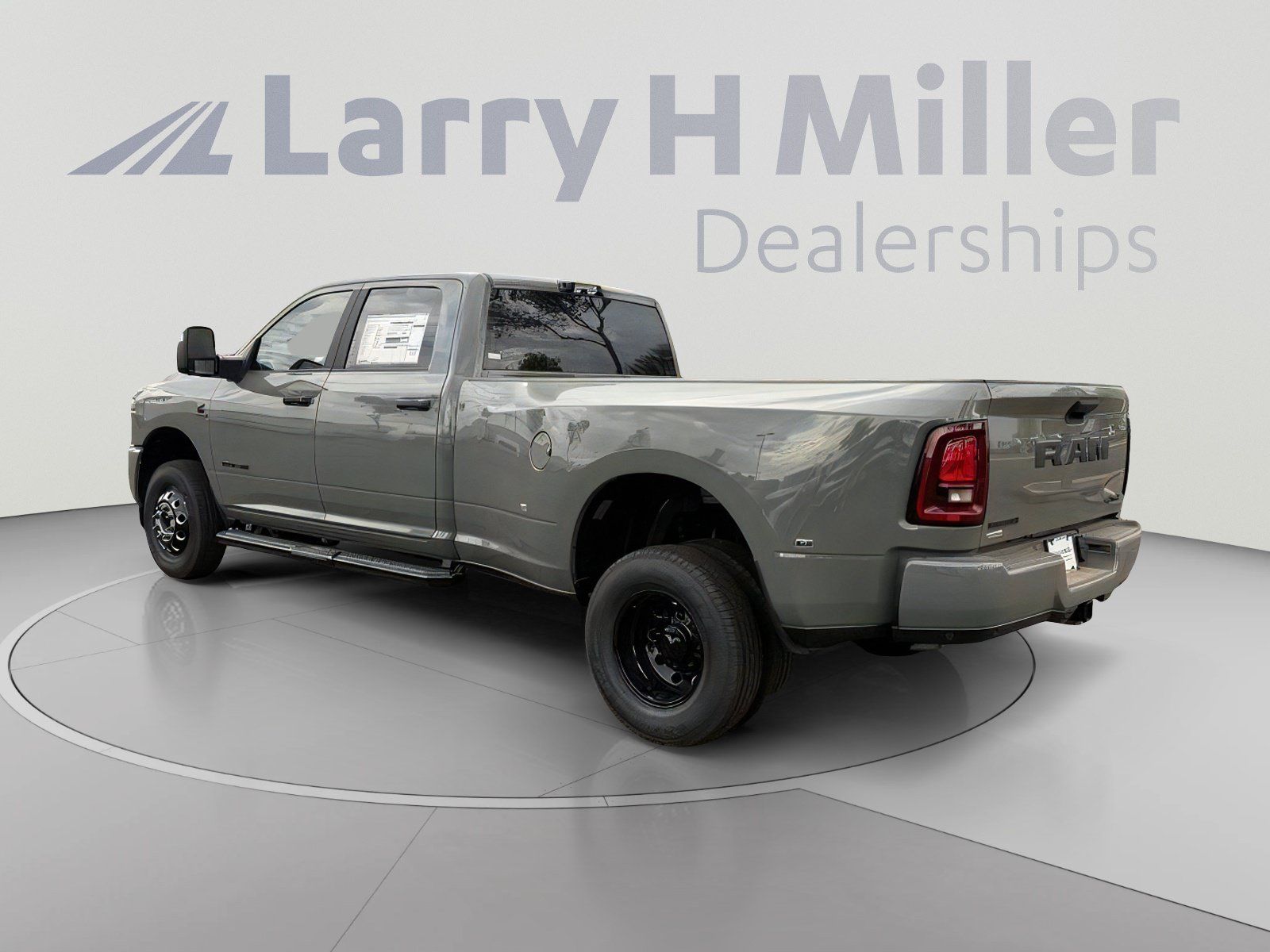 New 2027 RAM 3500 Big Horn AWD/4WD image 3