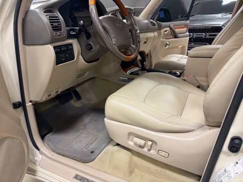 Used 2005 Lexus LX 470 4WD image 23
