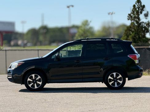 Used 2017 Subaru Forester 2.5i Premium w/ All-Weather Package image 8