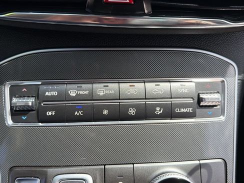 Used 2022 Hyundai Santa Fe XRT FWD image 16