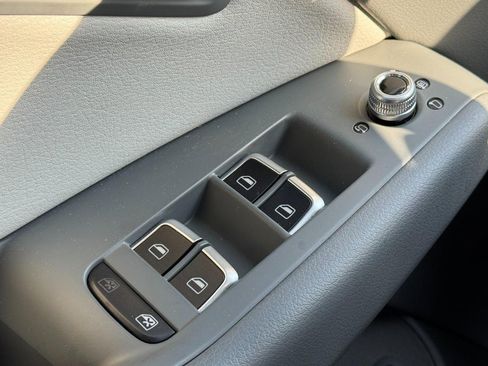 Used 2017 Audi Q5 2.0T Premium Plus w/ Technology Package image 23