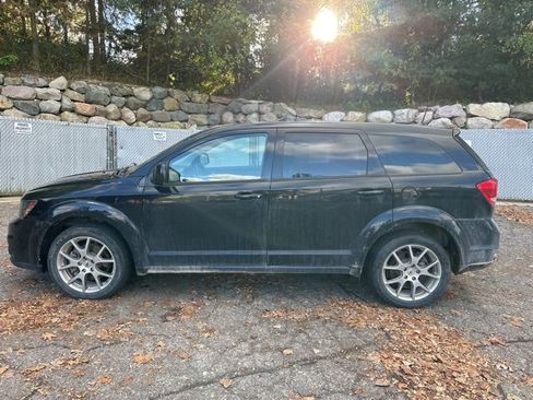 Used 2019 Dodge Journey GT w/ Driver Convenience Group image 2