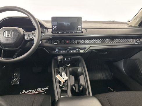 Used 2023 Honda Accord EX image 22