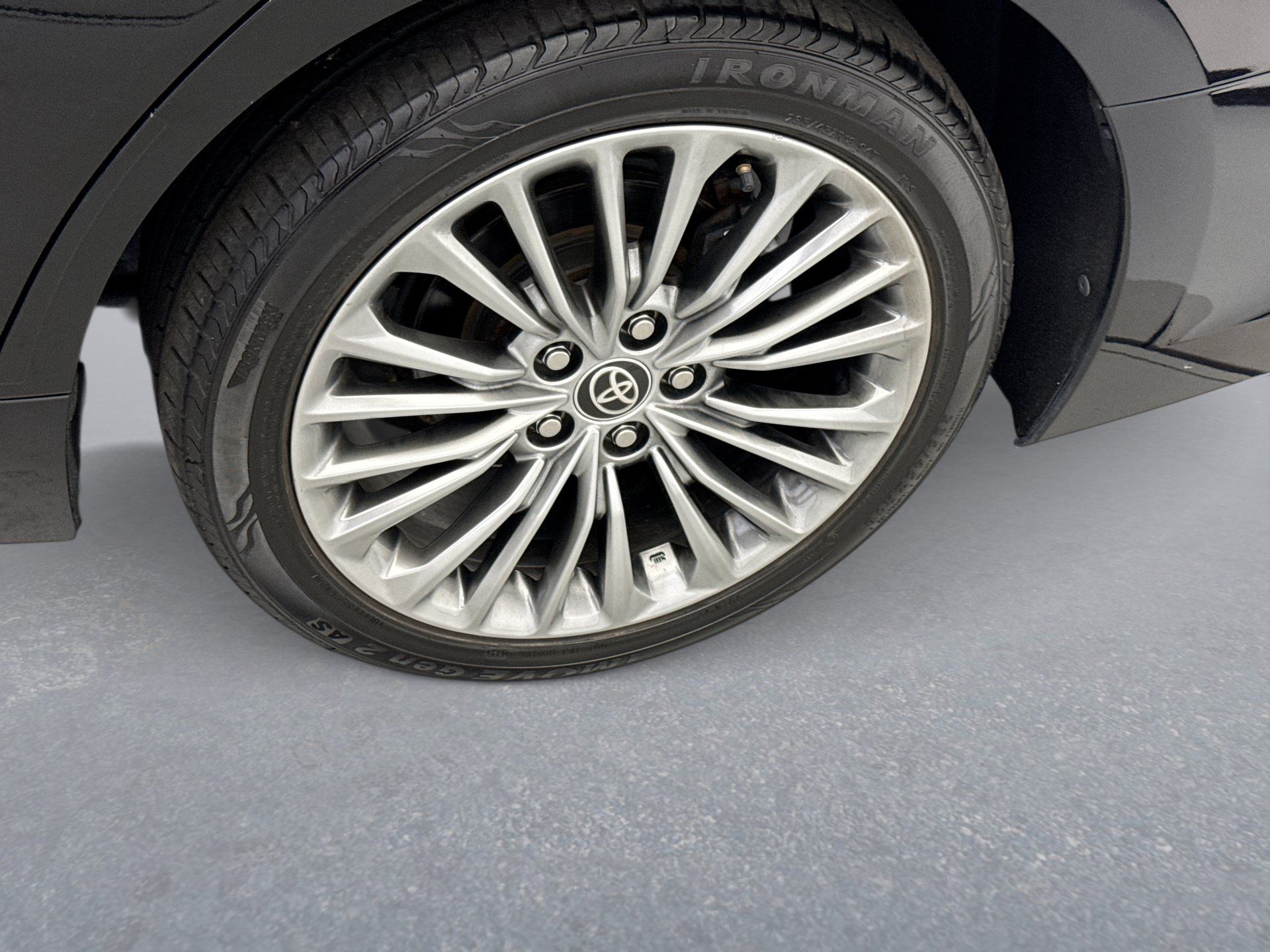 Used 2021 Toyota Avalon Limited w/ Advanced Safety Package FWD image 26