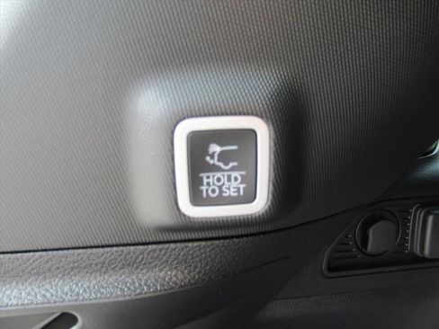 New 2026 Jeep Grand Cherokee Limited RWD image 33