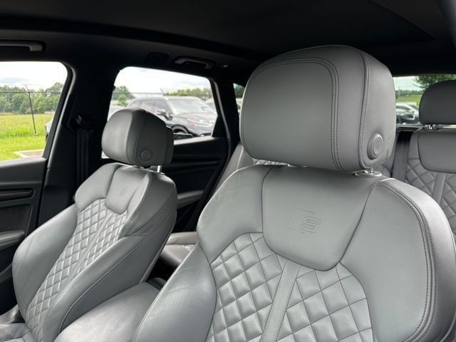 Used 2018 Audi SQ5 Premium Plus w/ S Sport Package AWD/4WD image 14
