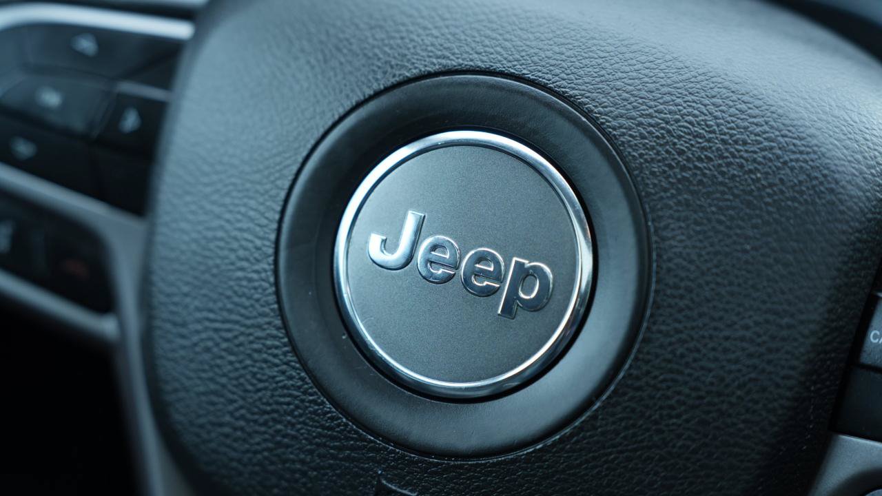 Used 2019 Jeep Cherokee Limited AWD/4WD image 17