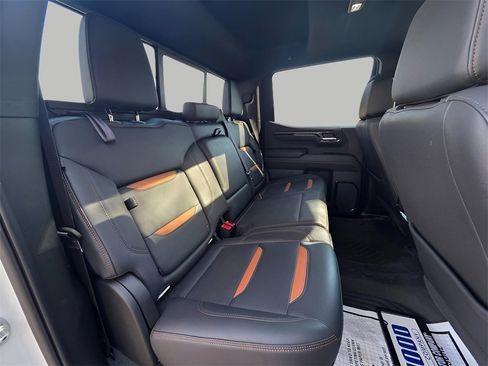 Used 2024 GMC Sierra 1500 AT4 w/ Technology Package image 9