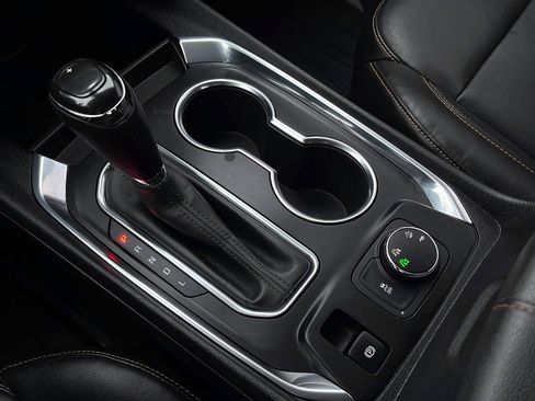 Used 2019 Chevrolet Traverse RS image 29