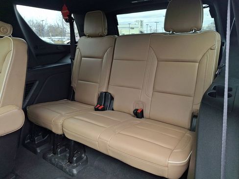 Used 2021 Chevrolet Tahoe Premier w/ Premium Package image 13