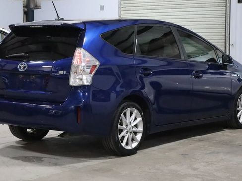 Used 2012 Toyota Prius V Five FWD image 5