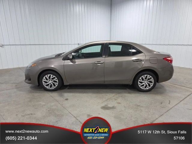 Used 2019 Toyota Corolla LE FWD image 1