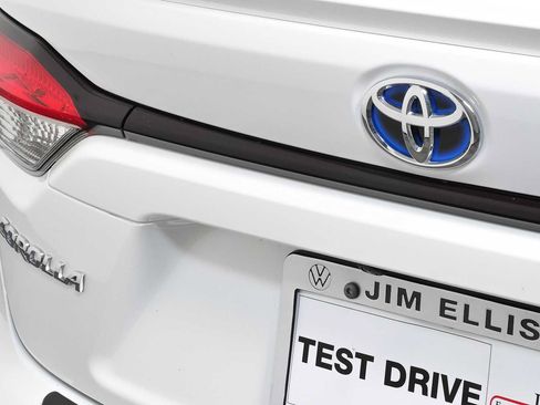 Used 2025 Toyota Corolla SE w/ SE Premium Package AWD/4WD image 31