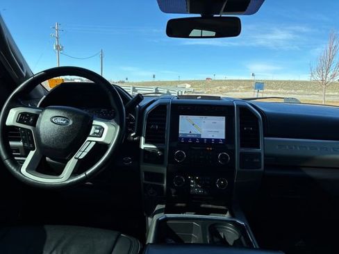 Used 2021 Ford F350 Lariat image 12