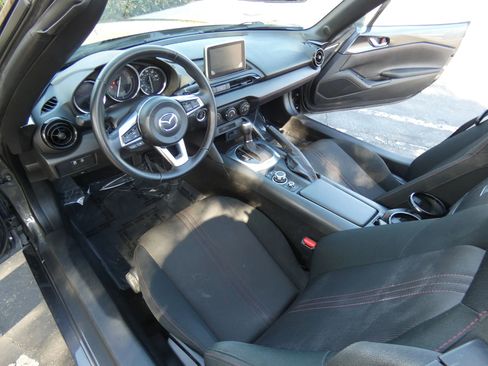 Used 2016 MAZDA MX-5 Miata Club image 32