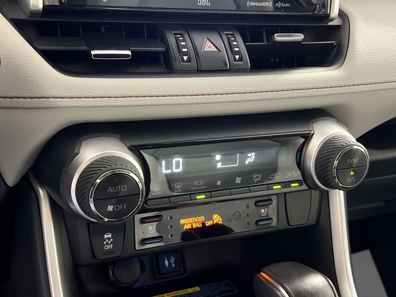 Used 2019 Toyota RAV4 Limited AWD/4WD image 21