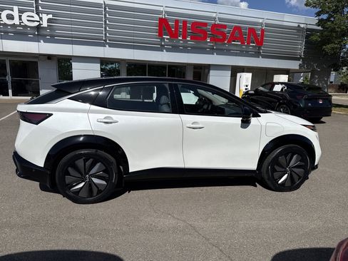 Certified 2024 Nissan Ariya AWD image 10