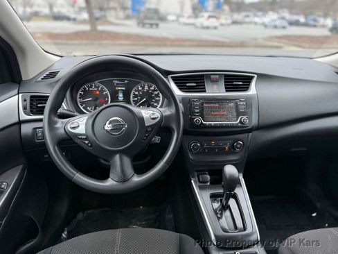 Used 2018 Nissan Sentra S image 9