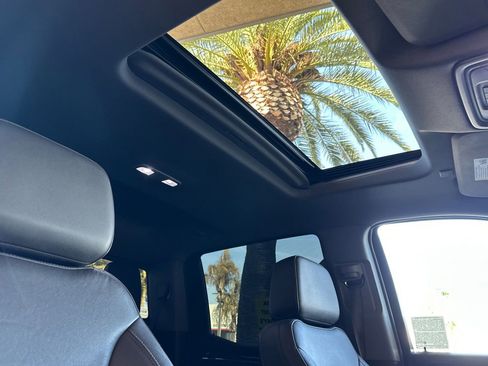 Used 2022 GMC Sierra 1500 Elevation w/ Elevation Premium Package AWD/4WD image 17