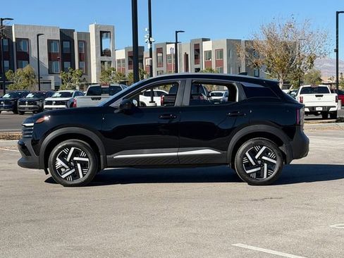 New 2026 Nissan Kicks SV w/ SV Premium Package FWD image 2