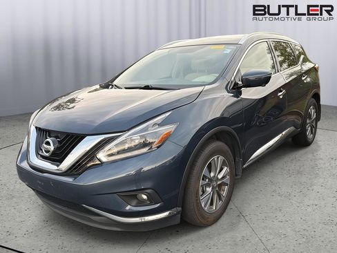 Used 2018 Nissan Murano SL w/ Cargo Package FWD image 2