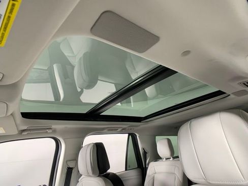 New 2025 Lincoln Navigator Reserve image 20