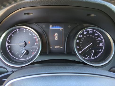 Used 2018 Toyota Camry SE w/ Moonroof Package FWD image 19