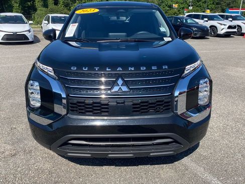 Used 2023 Mitsubishi Outlander ES FWD image 19