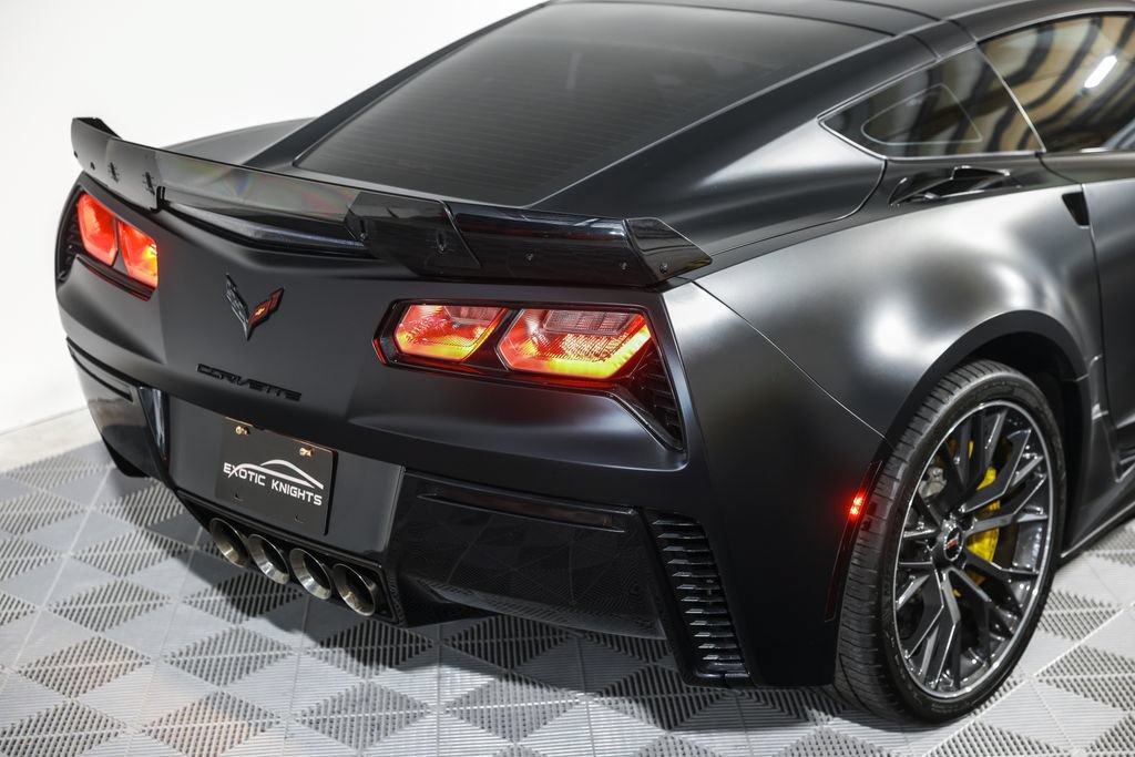 Used 2016 Chevrolet Corvette Z06 w/ 3LZ Preferred Equipment Group RWD image 11