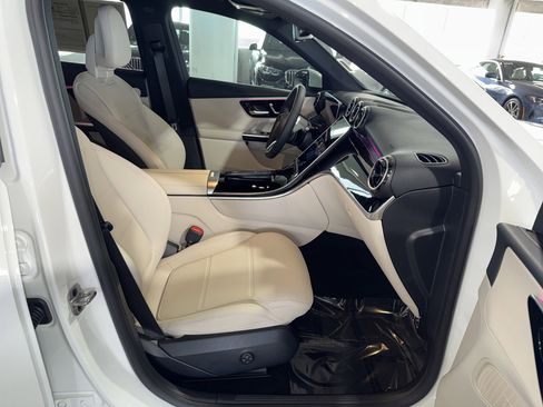 Used 2026 Mercedes-Benz GLC 300 image 10