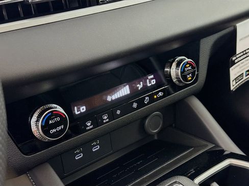 New 2026 Mitsubishi Outlander ES FWD image 16