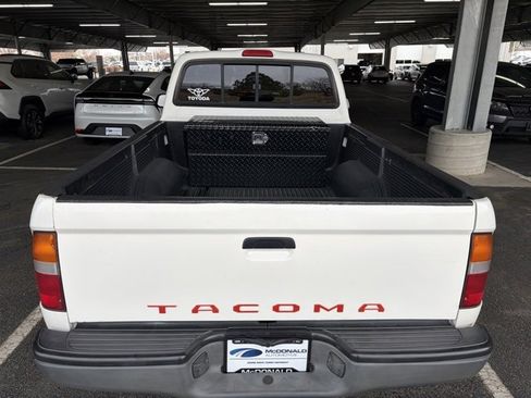 Used 2000 Toyota Tacoma 4x4 Regular Cab image 9
