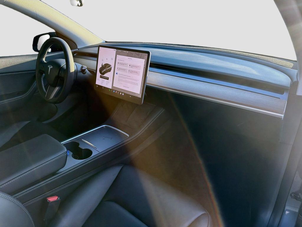 Used 2022 Tesla Model Y Performance AWD/4WD image 34