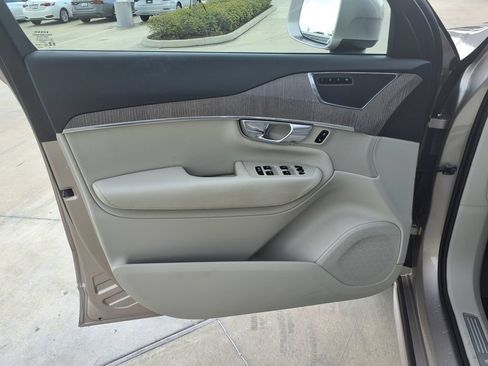 Certified 2024 Volvo XC90 B6 Plus w/ Protection Package Premier AWD/4WD image 14