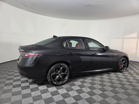 Used 2024 Alfa Romeo Giulia Ti w/ Performance Driving Package image 4