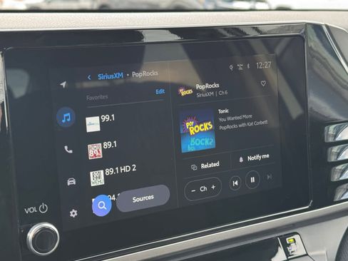 Used 2025 Toyota Camry LE image 4