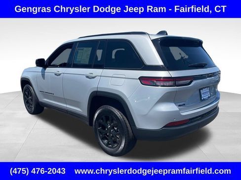 Certified 2024 Jeep Grand Cherokee Altitude AWD/4WD image 5